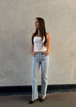 Ladda upp bild till gallerivisning, VMTESSA STRAIGHT Jeans - Light Blue Denim