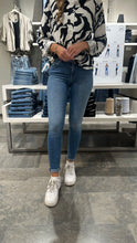 Ladda upp bild till gallerivisning, VMLUX Jeans - Medium Blue Denim
