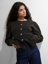 Ladda upp bild till gallerivisning, model_shot-creative
