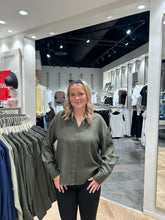 Ladda upp bild till gallerivisning, VMMELANEY Shirt - Forest Night
