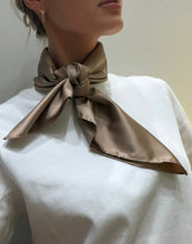 Ladda upp bild till gallerivisning, VMCASSY Scarf - Mocha Mousse
