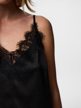 Ladda upp bild till gallerivisning, model_shot-creative
