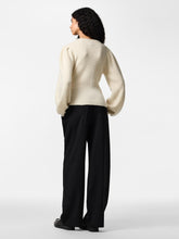 Ladda upp bild till gallerivisning, model_shot-back
