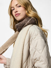 Ladda upp bild till gallerivisning, pack_shot-detail
